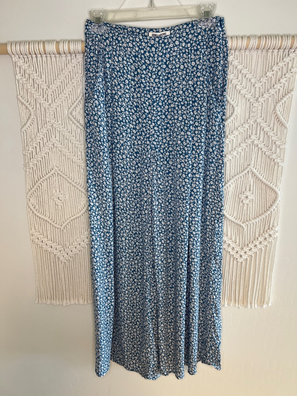 Billabong Blue and White Floral flowy pants